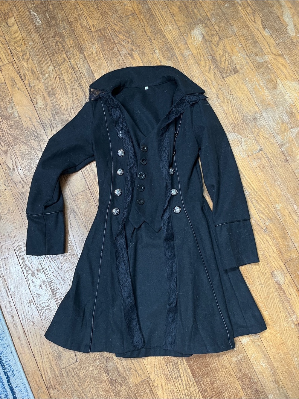 Black Lace-Trim Military Style Coat with Decorative ButtonsPirate Cosplay